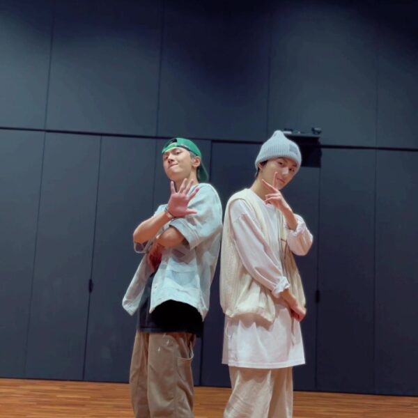 230727 ENHYPEN Jungwon & Jay on TikTok: ‘Seven’ Dance Challenge