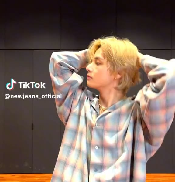 NewJeans on TikTok: Hype Boy Dance Challenge with Taehyung - 220823