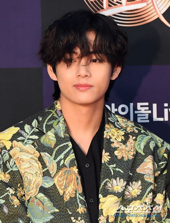 230830 Sports Chosun: BTS V will be on "Inkigayo" on September 10th... Solo debut unveiled for the first time