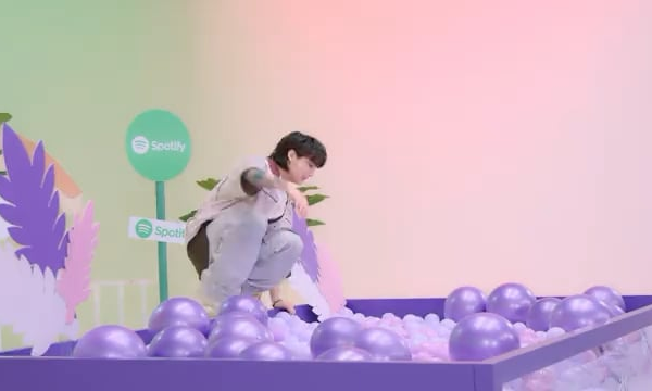 [Spotify Korea] A cute baby rabbit entering the ball pit - 140723