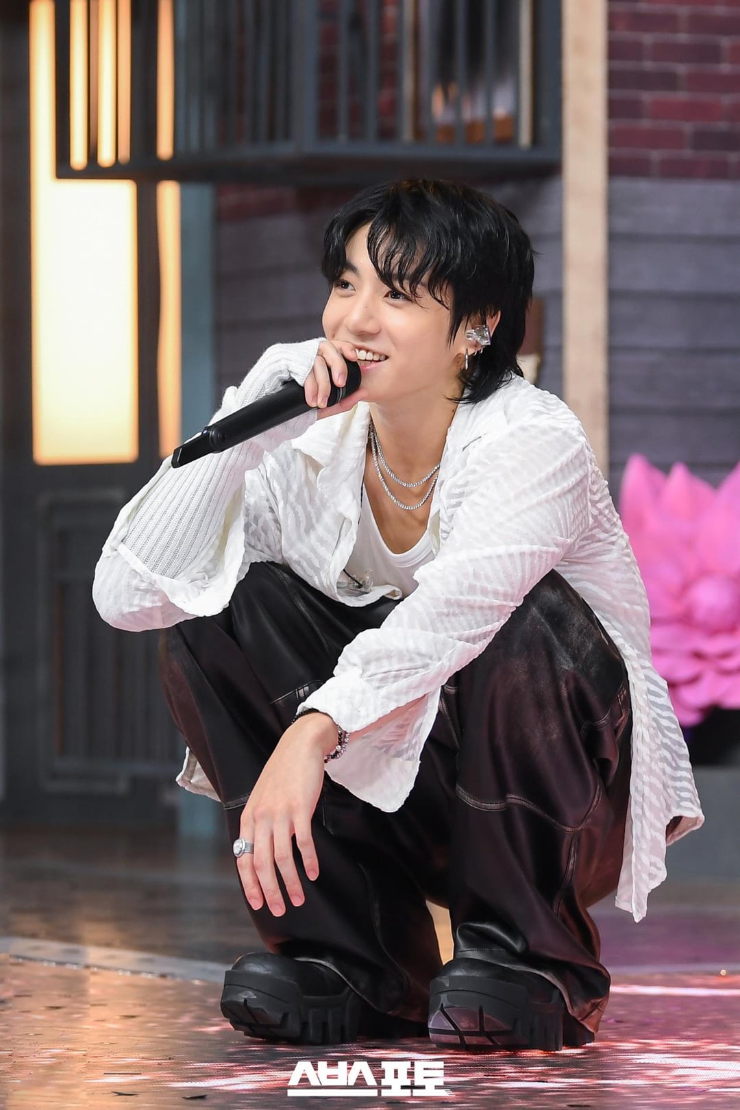 SBS PHOTO Twitter feat. Jungkook @ Inkigayo - 040823