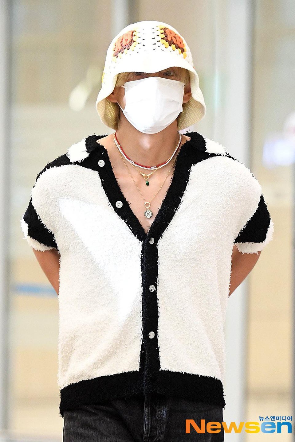 [KMedia] Taehyung Incheon Airport arrival photos - 090623