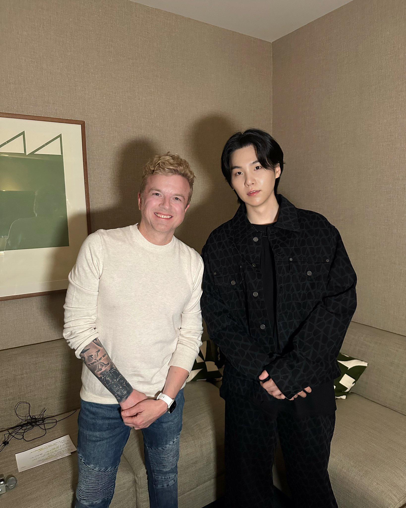 Jojo Wright Twitter with Yoongi - 010623