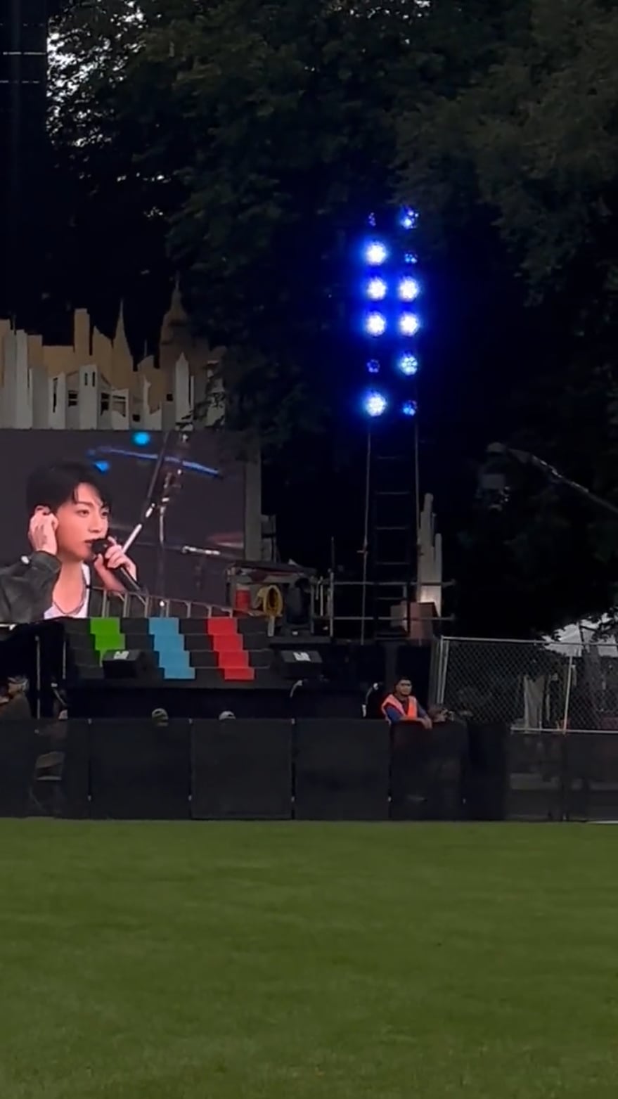 Army records a spoiler from the Global Citizen soundcheck