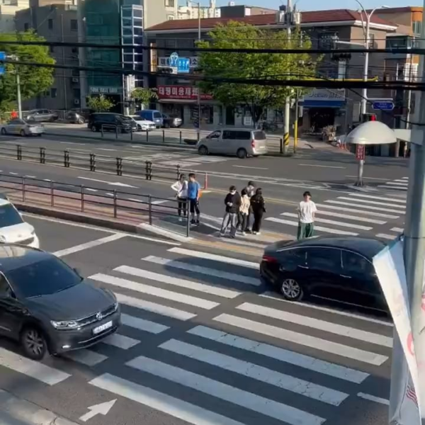 Min Heejin IG Reel feat. Taehyung - 250923