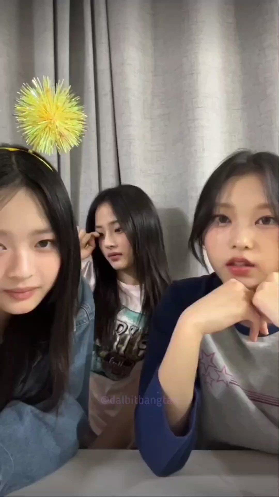 231012 NewJeans Minji, Hanni & Haerin singing “3D” by Jungkook on live!