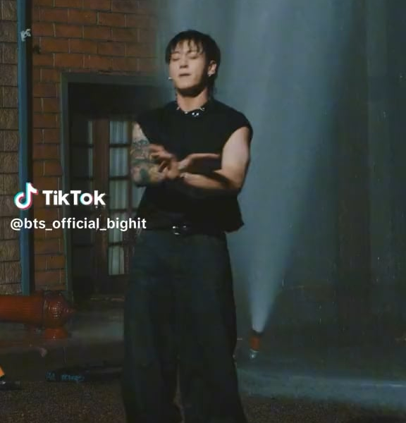 BTS Official TikTok feat. Jungkook (2) 051023