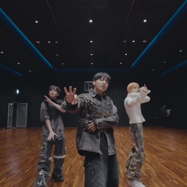 231014 Jungkook on TikTok: ‘3D’ Dance Challenge with TXT Taehyun & Yeonjun
