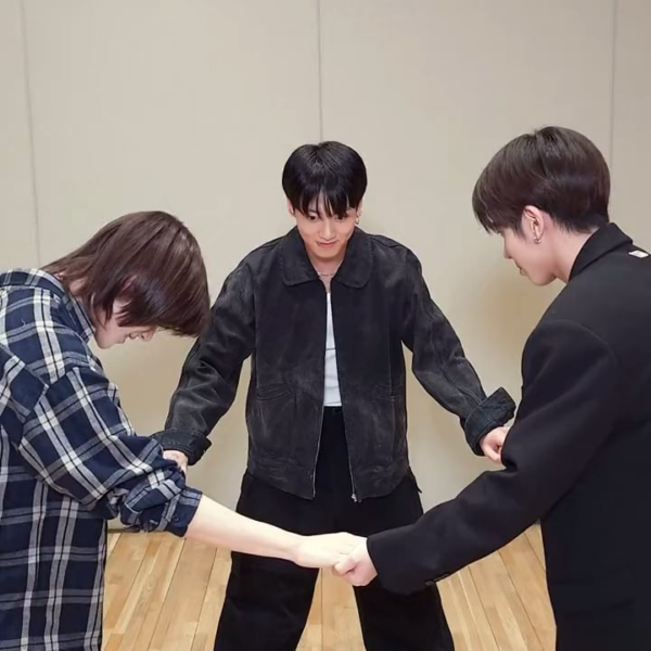 [TXT TikTok] Happily Ever After Dance Challenge with Jungkook and TXT Beomgyu and Taehyun - 261023