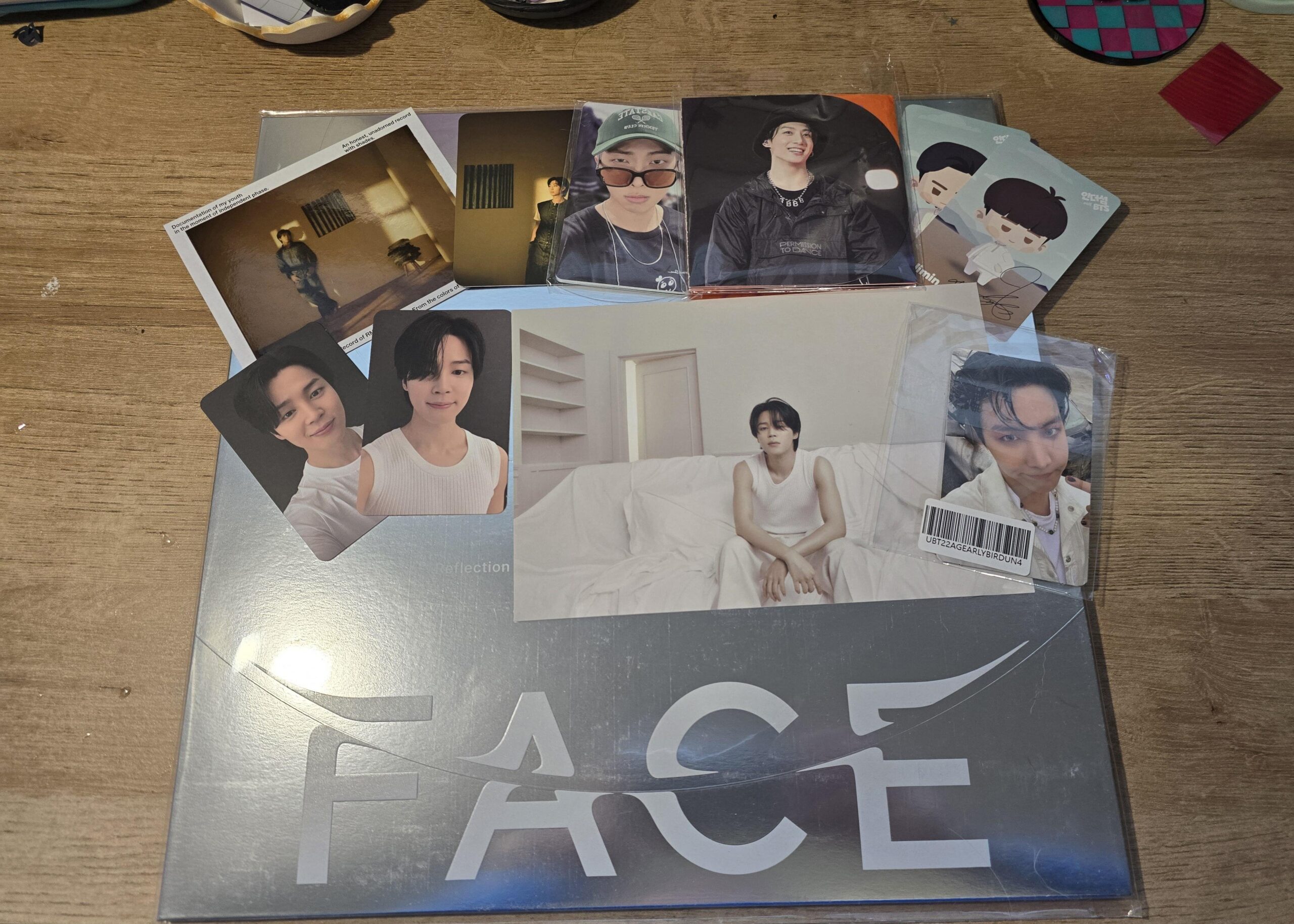 [GIVEAWAY] - Jimin's FACE LP JK's Dazed mag ( NA only) and various PCs, postcards (WW)