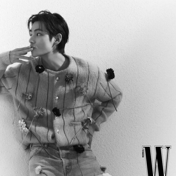 W Korea IG Post feat. Taehyung (2) - 140224