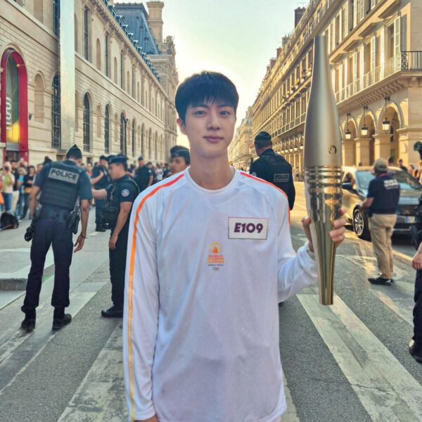 [Today’s Bangtan] Jin @ Paris 2024 Olympics Torch Relay - 150724