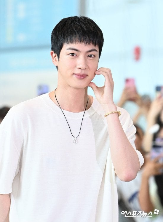 240711 Jin's departure to Paris