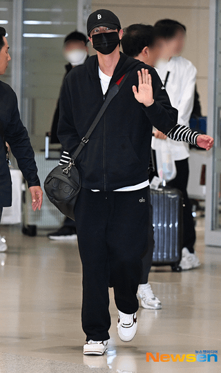 [KMedia] Jin's arrival back in Seoul - 111024